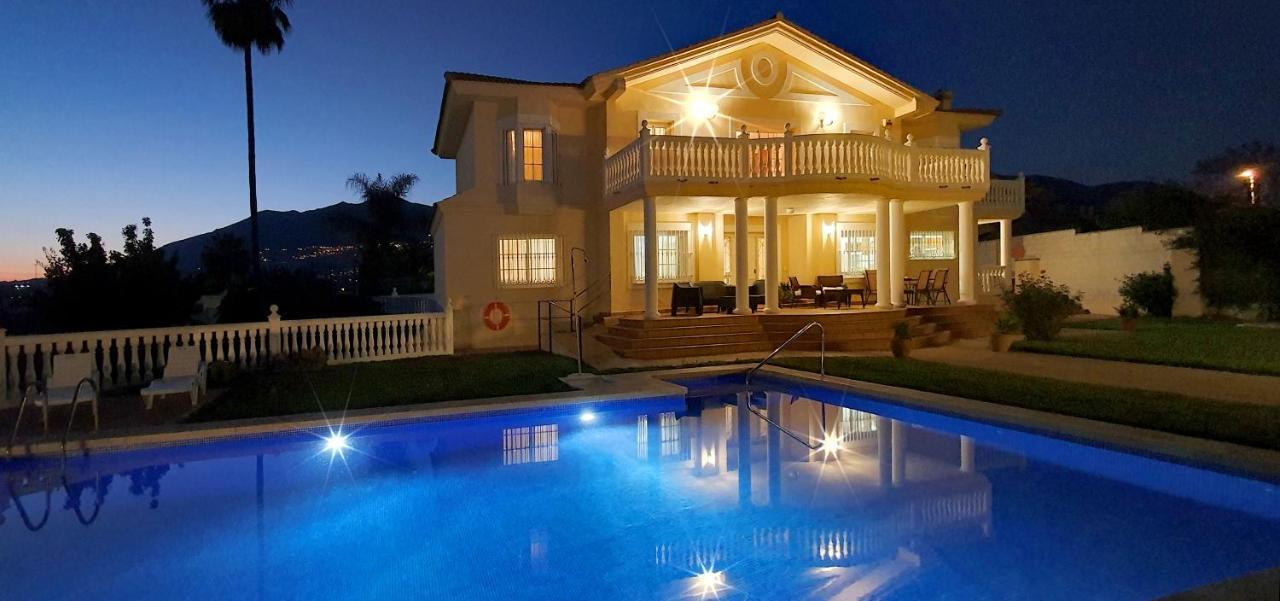 Golden Villa Costa Del Sol - Big Private Pool - Bbq - Good Location Fuengirola Eksteriør billede