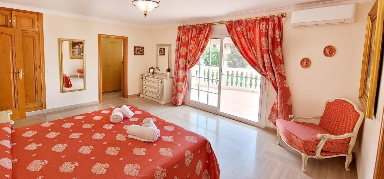 Golden Villa Costa Del Sol - Big Private Pool - Bbq - Good Location Fuengirola Eksteriør billede